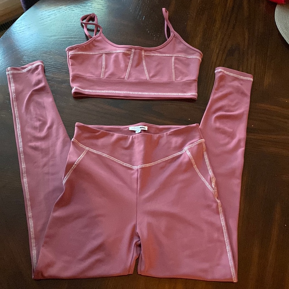 Fashion Nova athletic set size Med - Picture 2 of 8